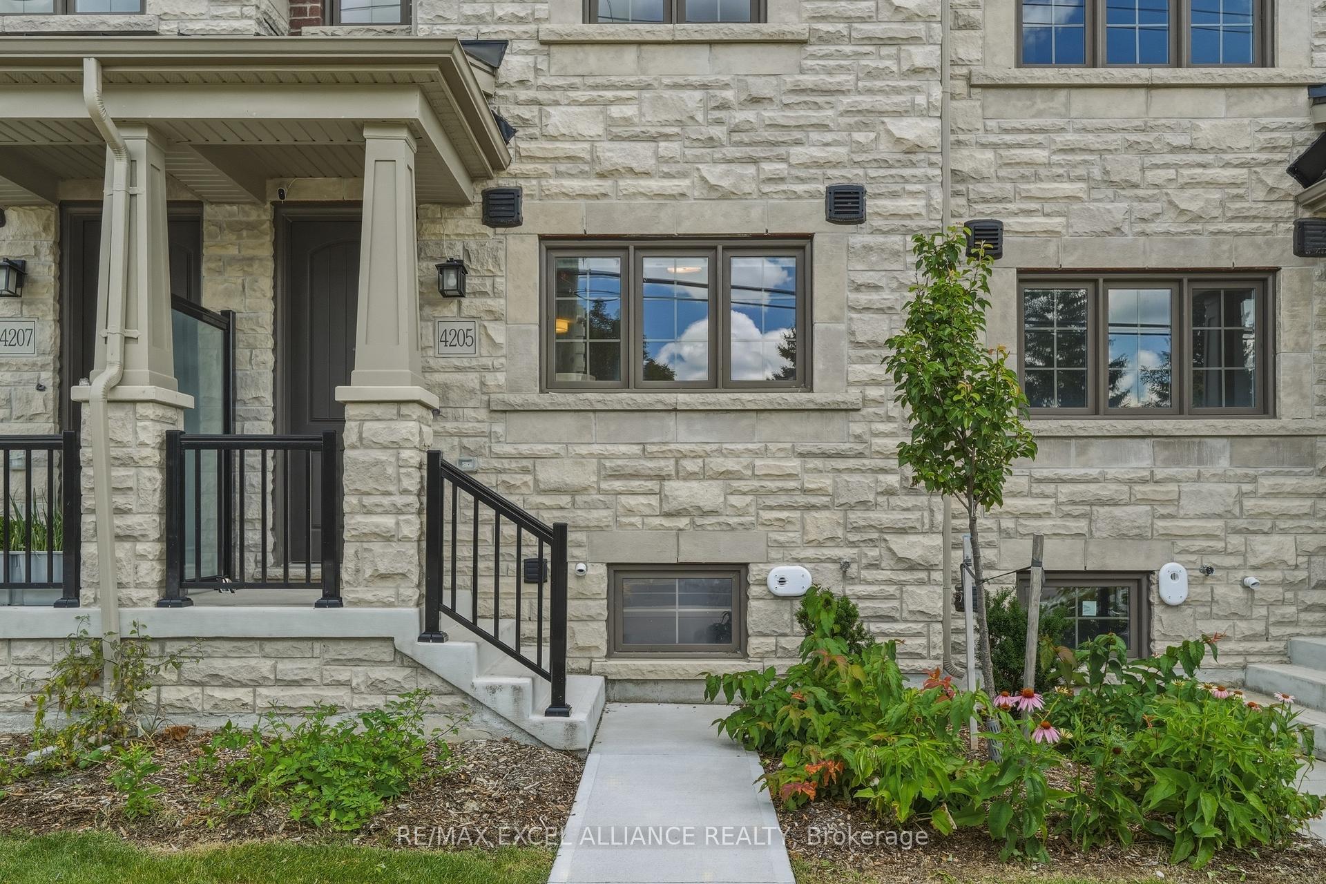 Photo 2 of 4205 Major Mackenzie Drive E, Markham, Angus Glen — HOMEH