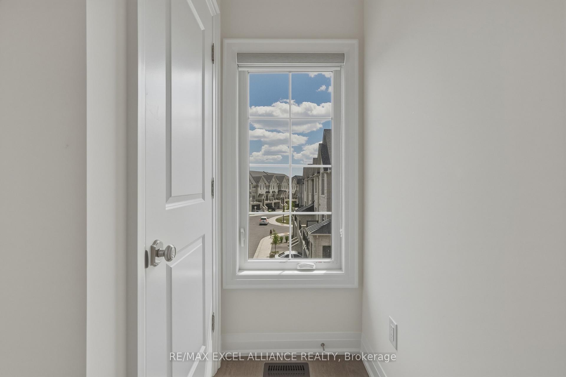 Photo 37 of 4205 Major Mackenzie Drive E, Markham, Angus Glen — HOMEH