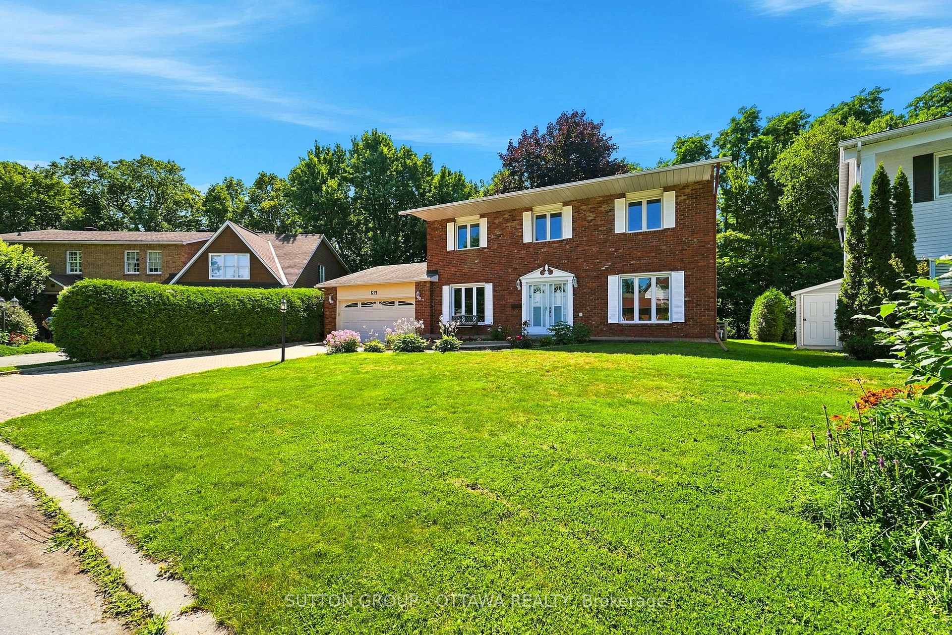 Photo 2 of 29 Chesswood Court, Ottawa, Pineglen/Country Place — HOMEH