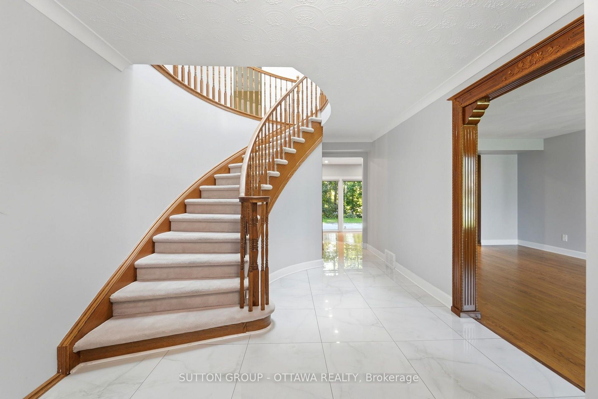 Photo 4 of 29 Chesswood Court, Ottawa, Pineglen/Country Place — HOMEH