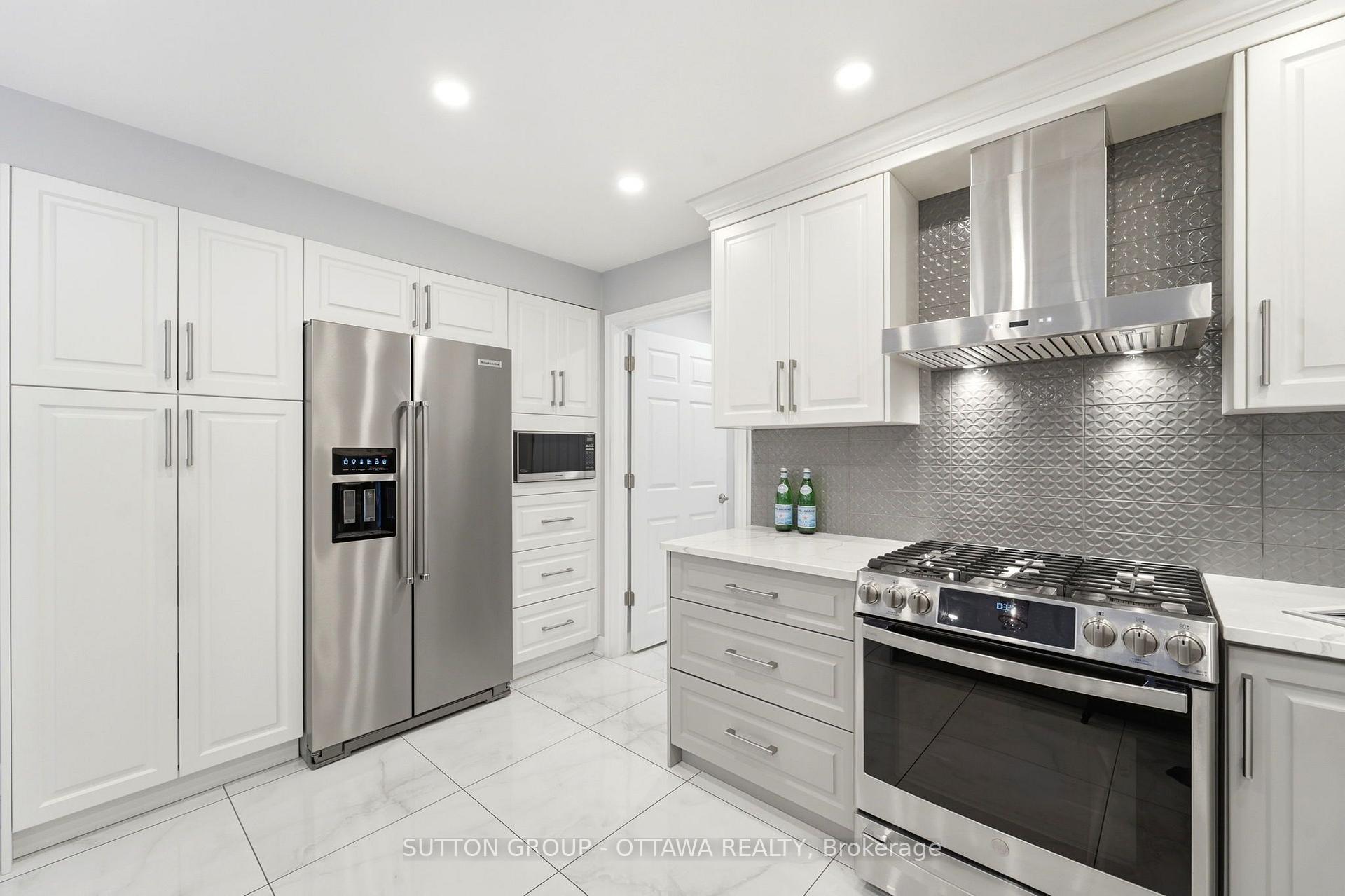 Photo 15 of 29 Chesswood Court, Ottawa, Pineglen/Country Place — HOMEH