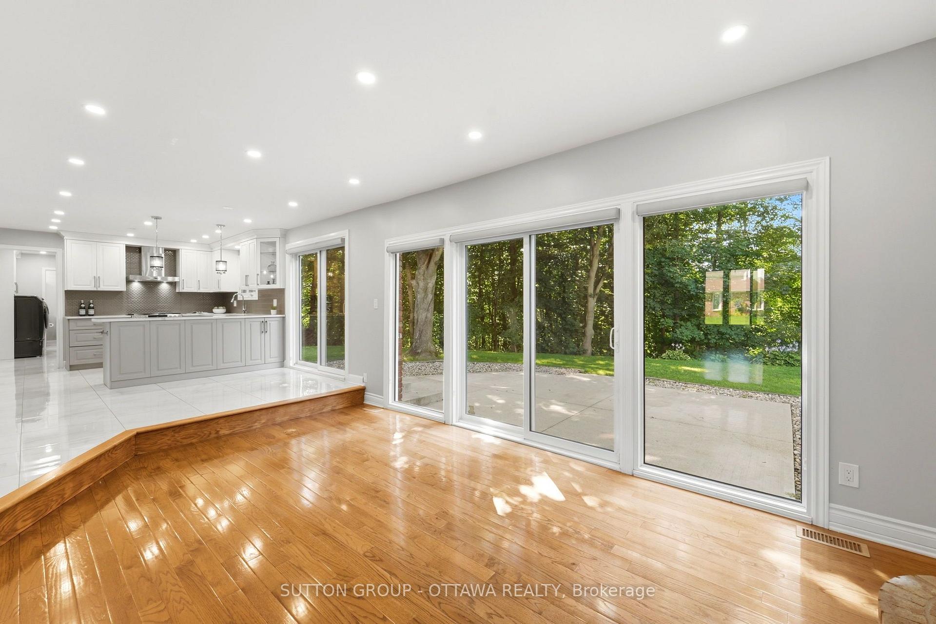 Photo 16 of 29 Chesswood Court, Ottawa, Pineglen/Country Place — HOMEH