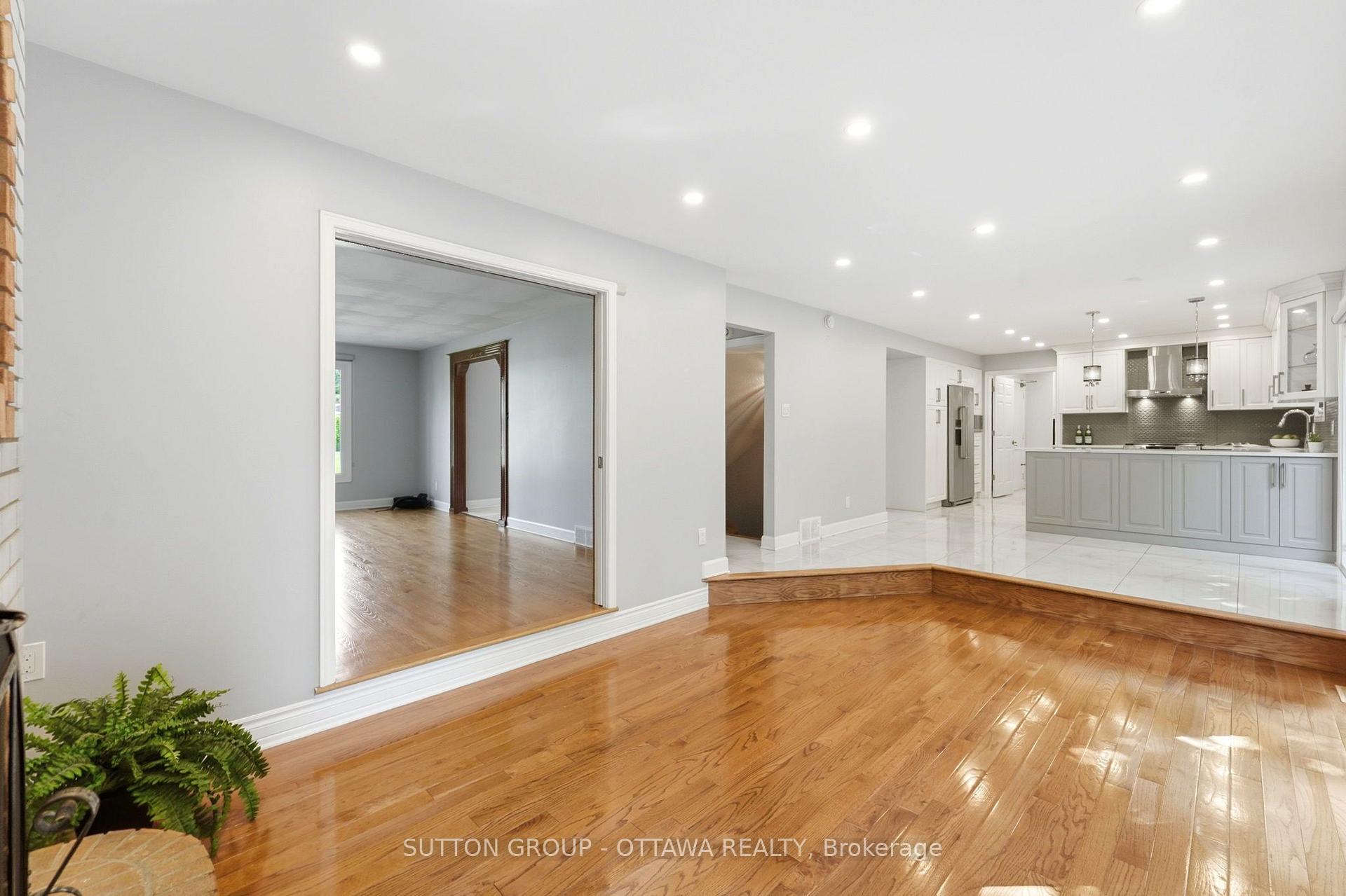 Photo 18 of 29 Chesswood Court, Ottawa, Pineglen/Country Place — HOMEH