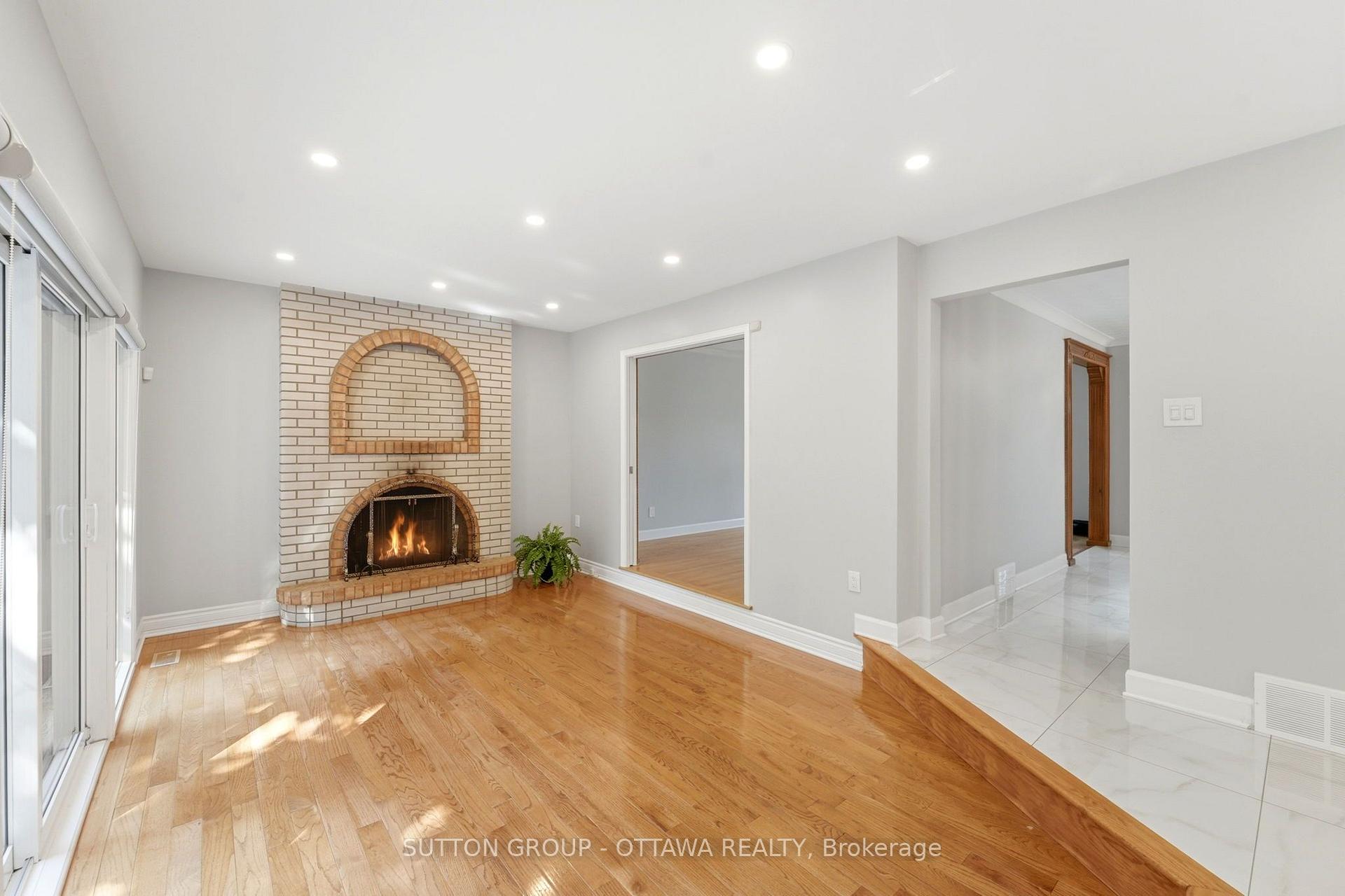 Photo 19 of 29 Chesswood Court, Ottawa, Pineglen/Country Place — HOMEH
