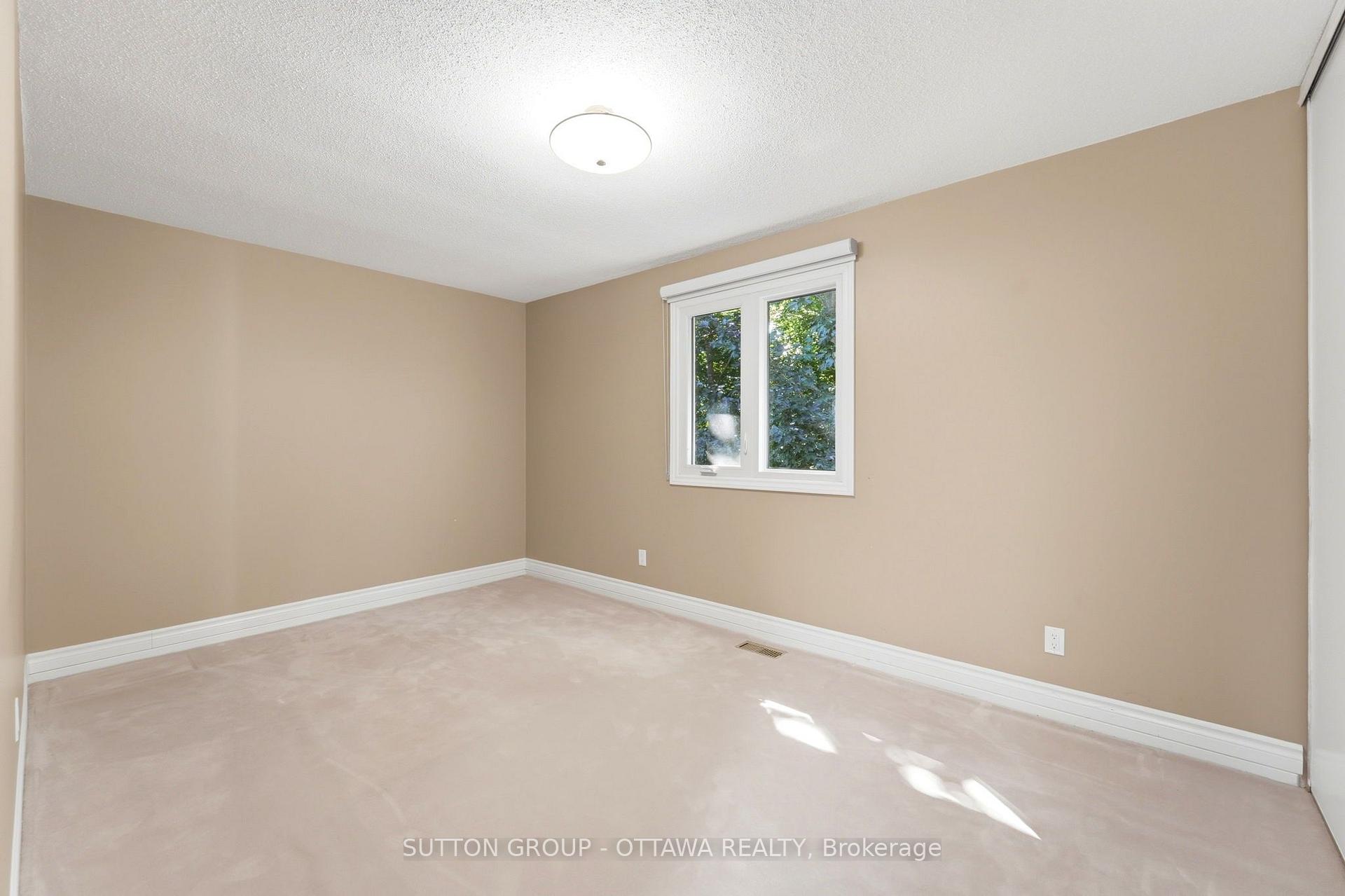 Photo 33 of 29 Chesswood Court, Ottawa, Pineglen/Country Place — HOMEH