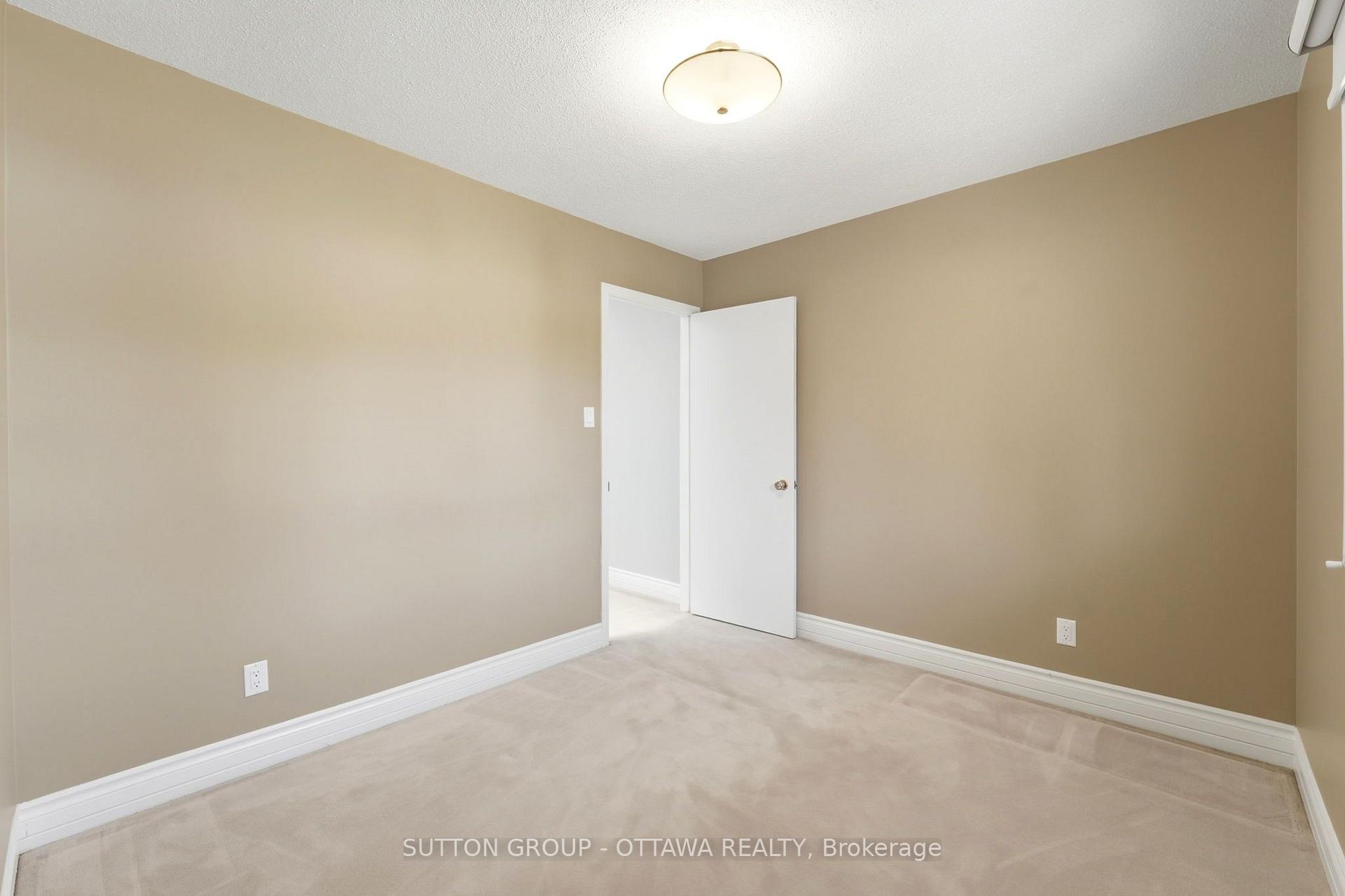 Photo 37 of 29 Chesswood Court, Ottawa, Pineglen/Country Place — HOMEH