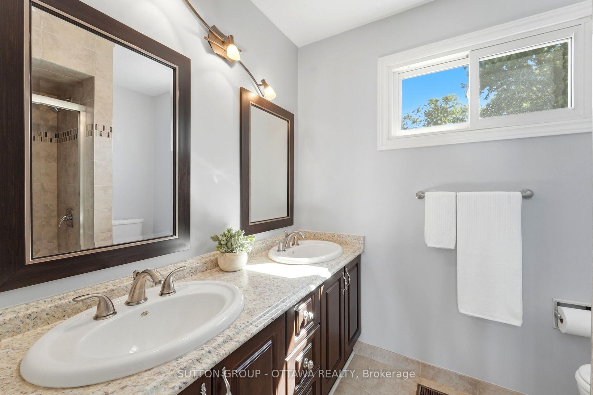 Photo 38 of 29 Chesswood Court, Ottawa, Pineglen/Country Place — HOMEH