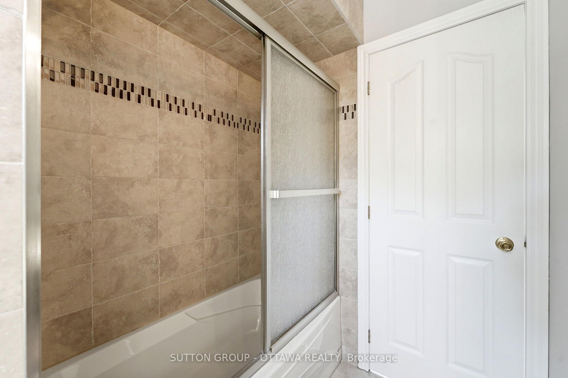 Photo 39 of 29 Chesswood Court, Ottawa, Pineglen/Country Place — HOMEH