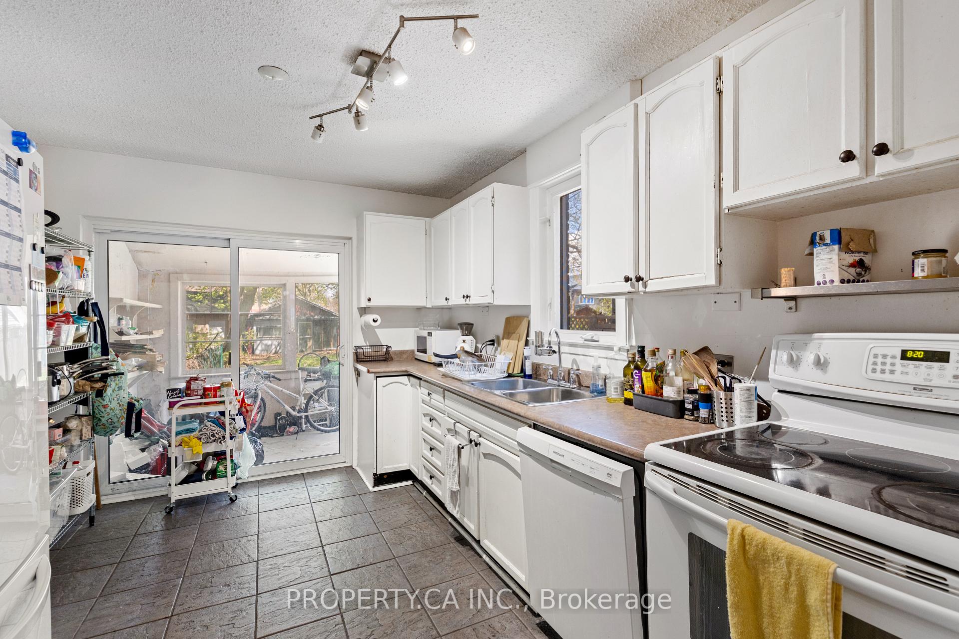 Photo 10 of 126 Stephenson Avenue, Toronto, East End-Danforth — HOMEH