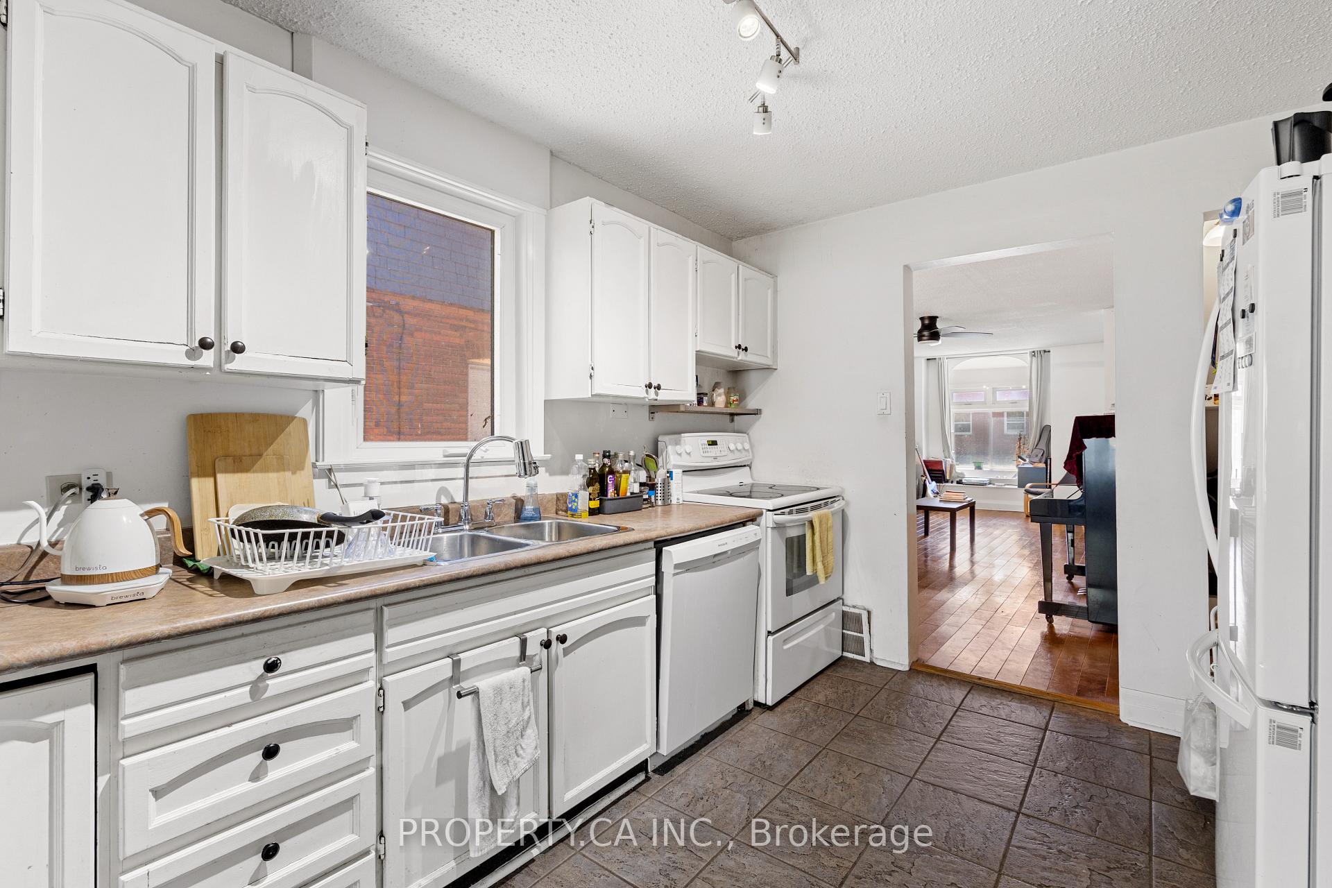 Photo 11 of 126 Stephenson Avenue, Toronto, East End-Danforth — HOMEH
