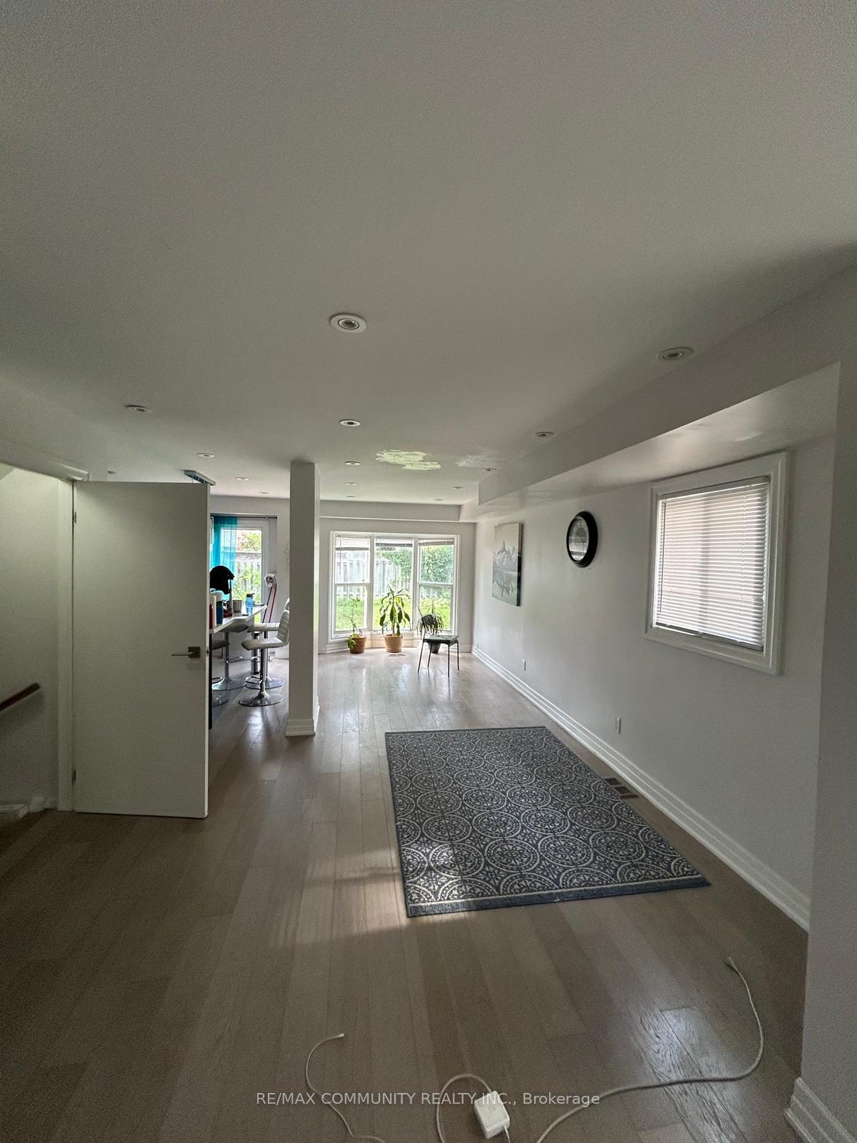 Photo 3 of 80 Raleigh Crescent S, Markham, Markville — HOMEH