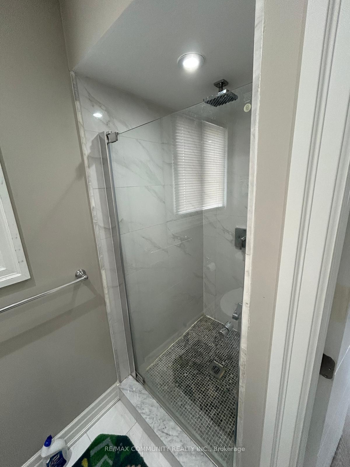 Photo 5 of 80 Raleigh Crescent S, Markham, Markville — HOMEH