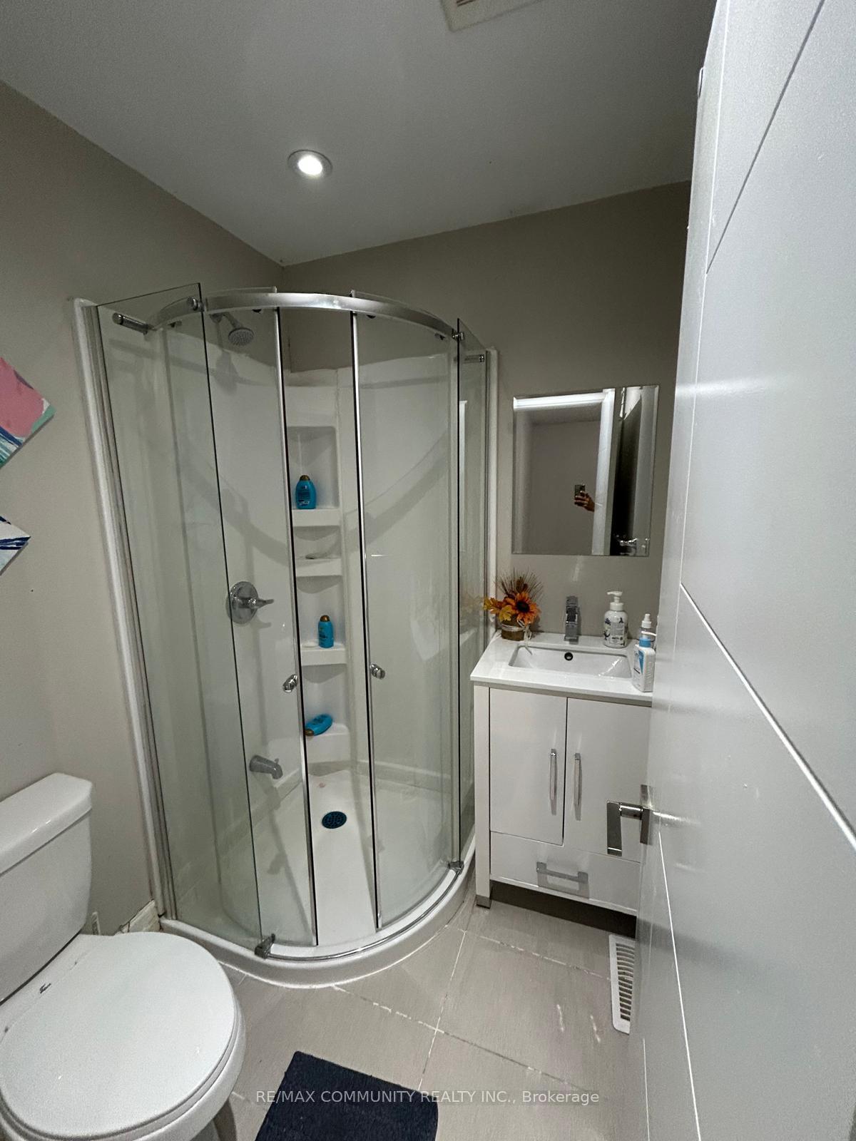 Photo 6 of 80 Raleigh Crescent S, Markham, Markville — HOMEH