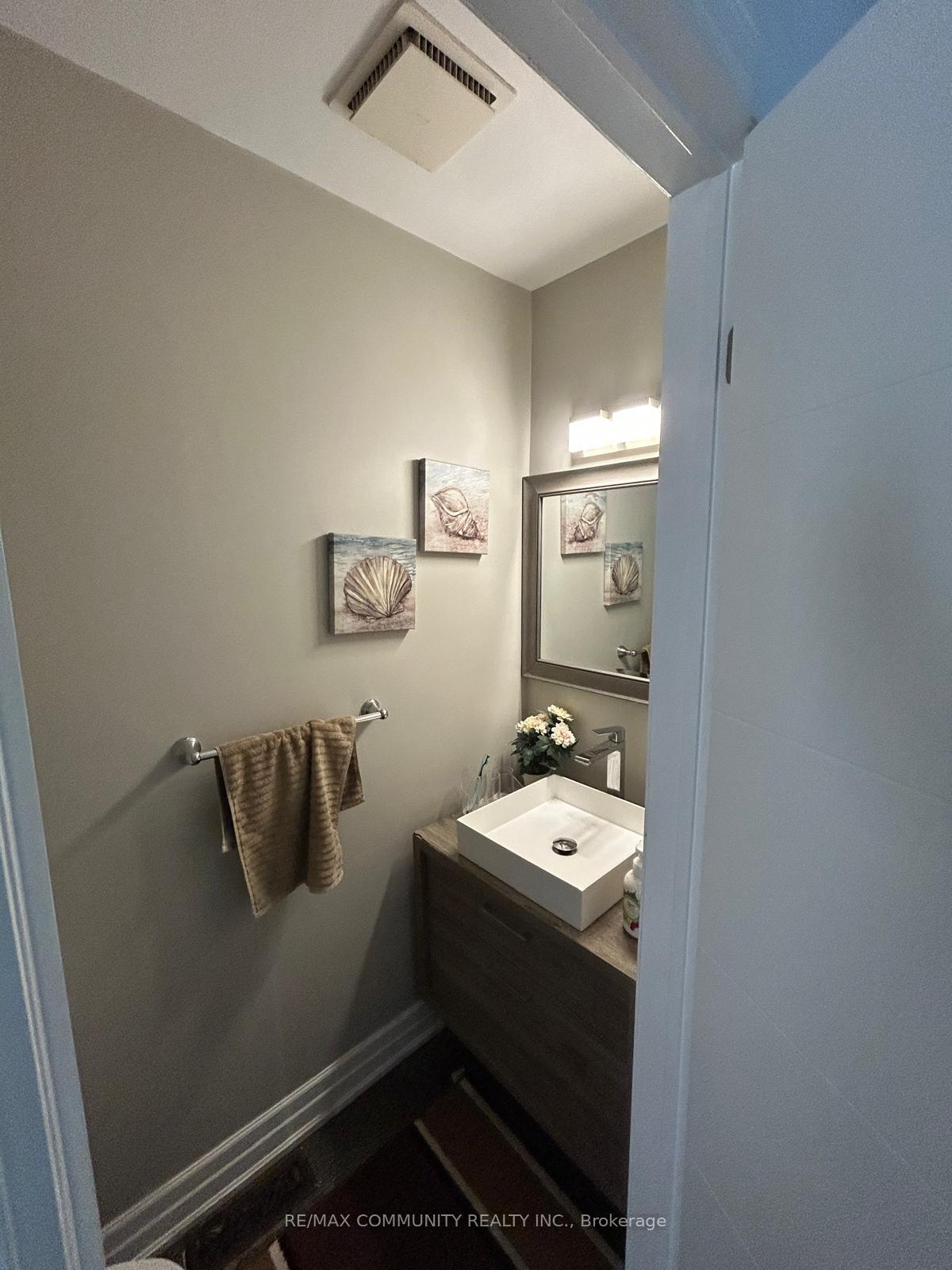 Photo 8 of 80 Raleigh Crescent S, Markham, Markville — HOMEH
