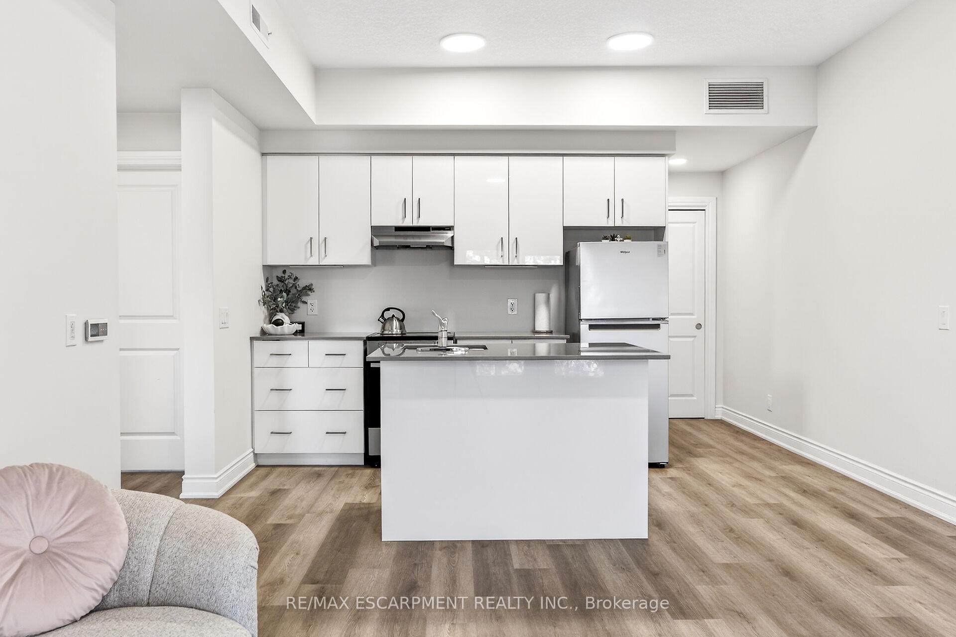 Photo 10 of Unit 303, 259 King Street E, Hamilton, Stoney Creek — HOMEH
