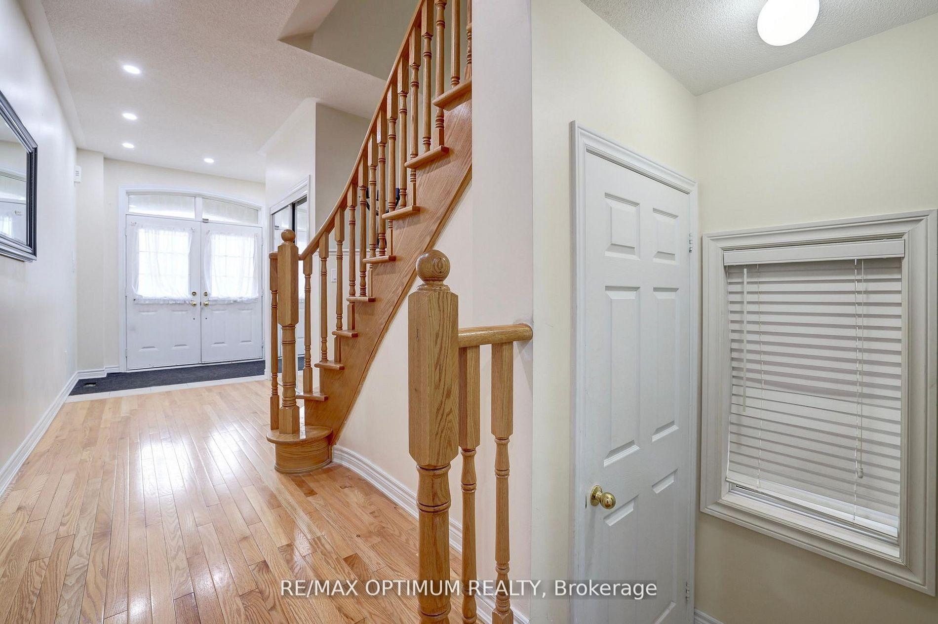 Photo 3 of 21 Saint Eugene Street, Brampton, Bram West — HOMEH