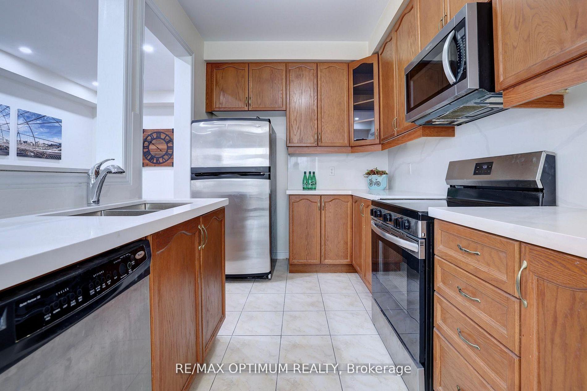 Photo 11 of 21 Saint Eugene Street, Brampton, Bram West — HOMEH