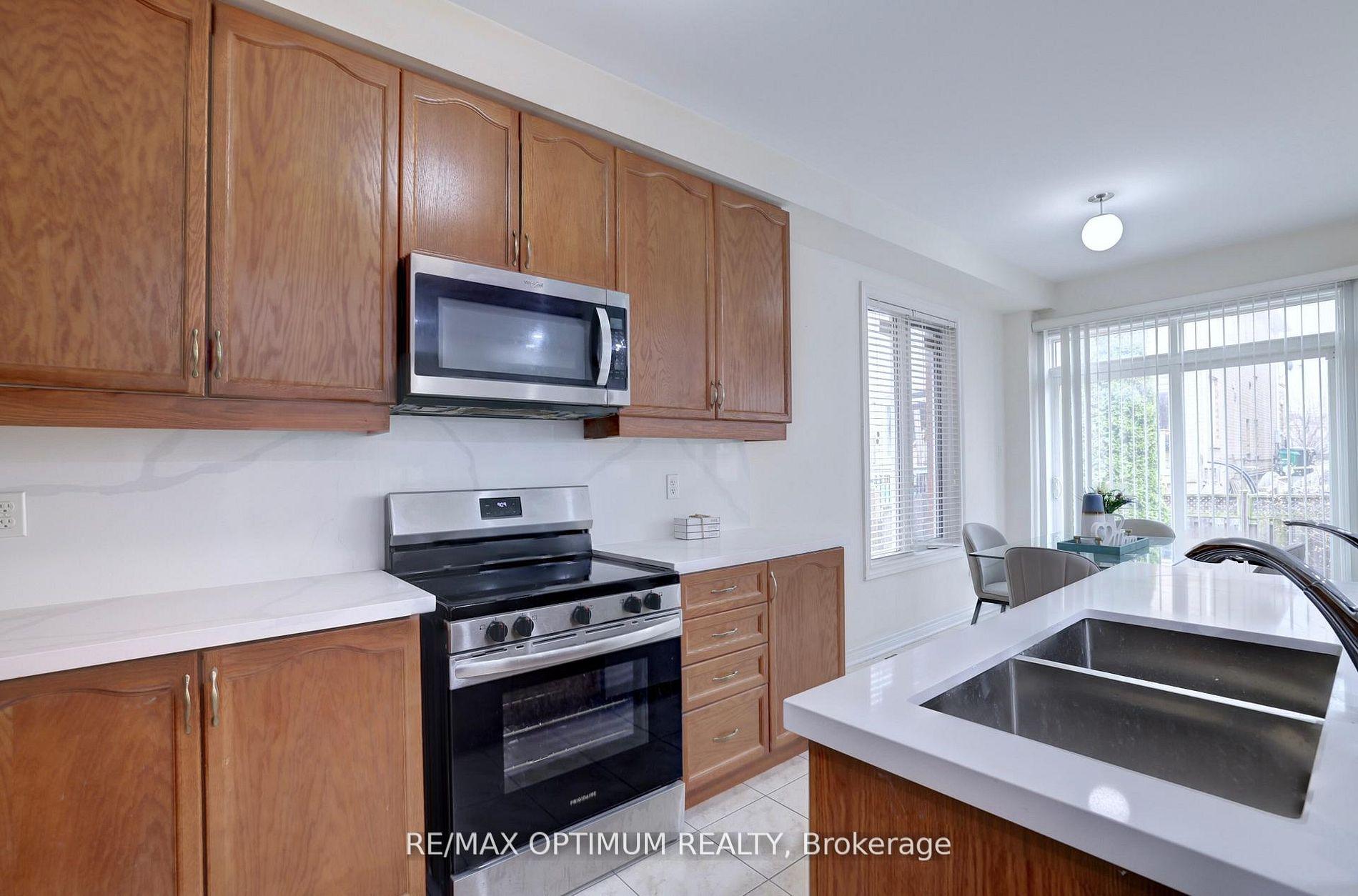 Photo 12 of 21 Saint Eugene Street, Brampton, Bram West — HOMEH