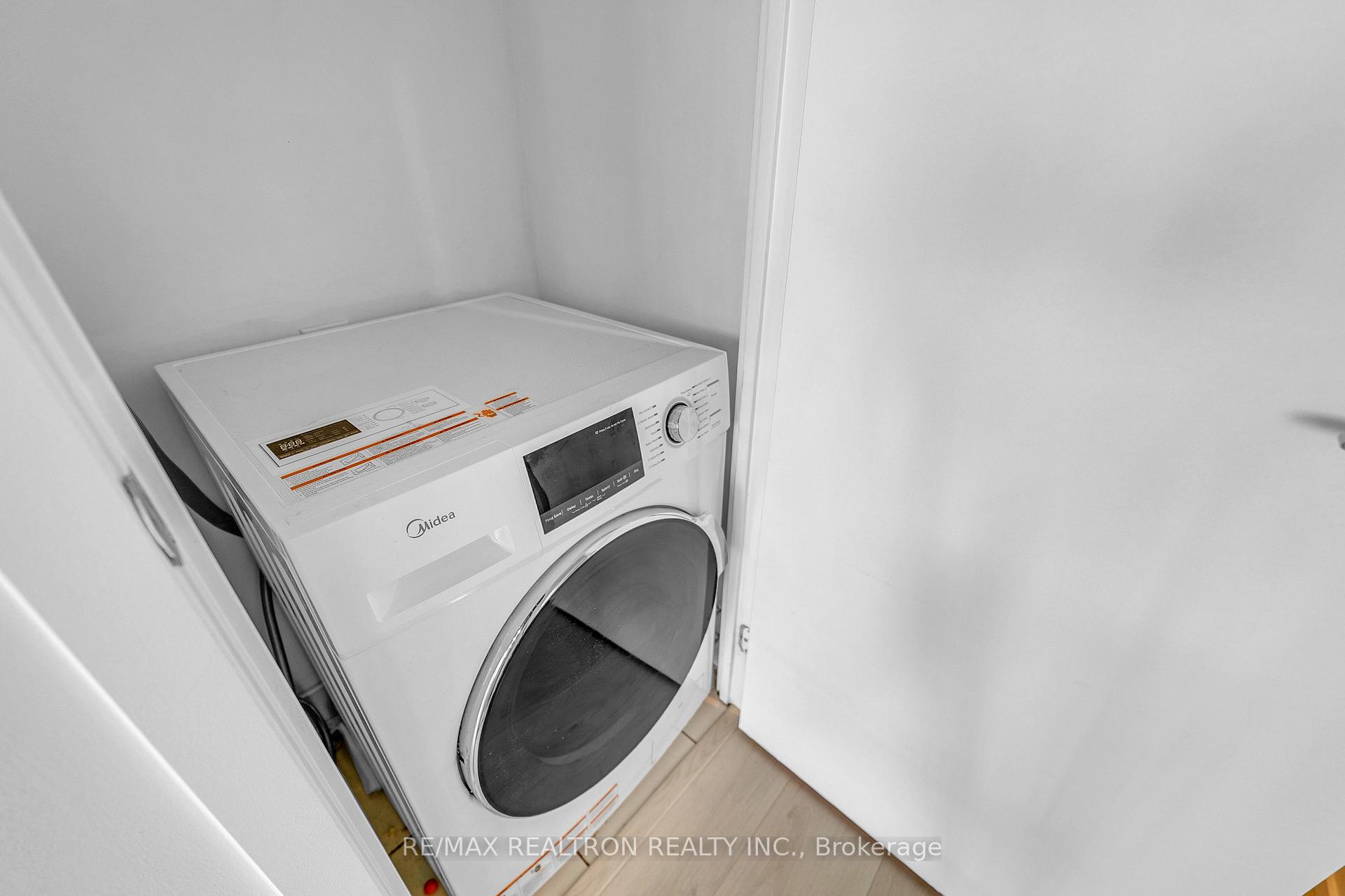 Photo 6 of Unit 711, 10 Capreol Court, Toronto, Waterfront Communities — HOMEH