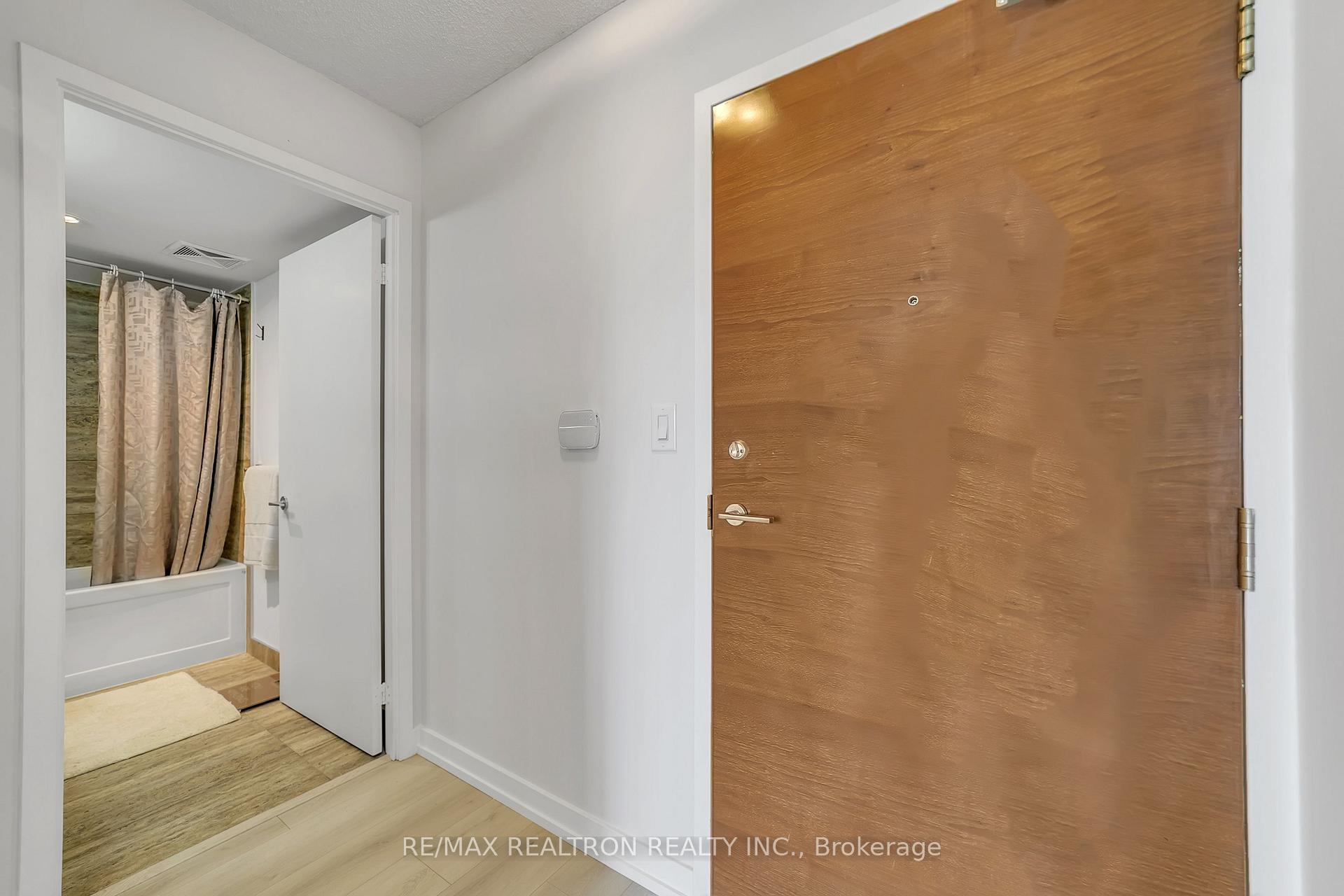 Photo 7 of Unit 711, 10 Capreol Court, Toronto, Waterfront Communities — HOMEH