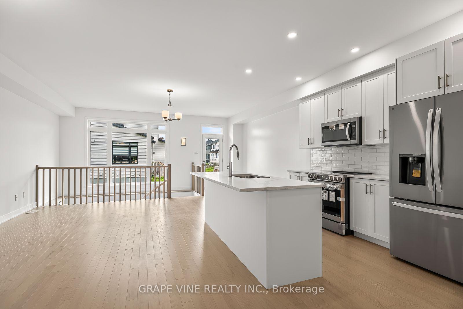 Photo 7 of 239 Monticello Avenue, Ottawa, Kanata - Emerald Meadows/Trailwest — HOMEH