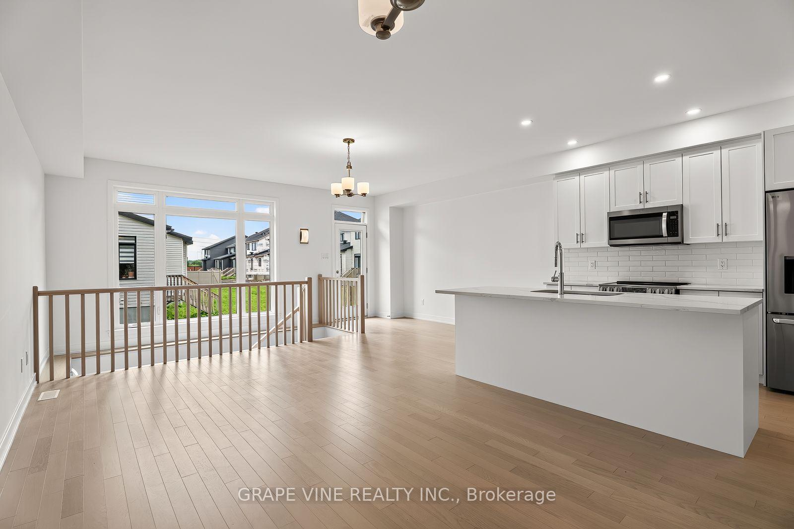 Photo 9 of 239 Monticello Avenue, Ottawa, Kanata - Emerald Meadows/Trailwest — HOMEH