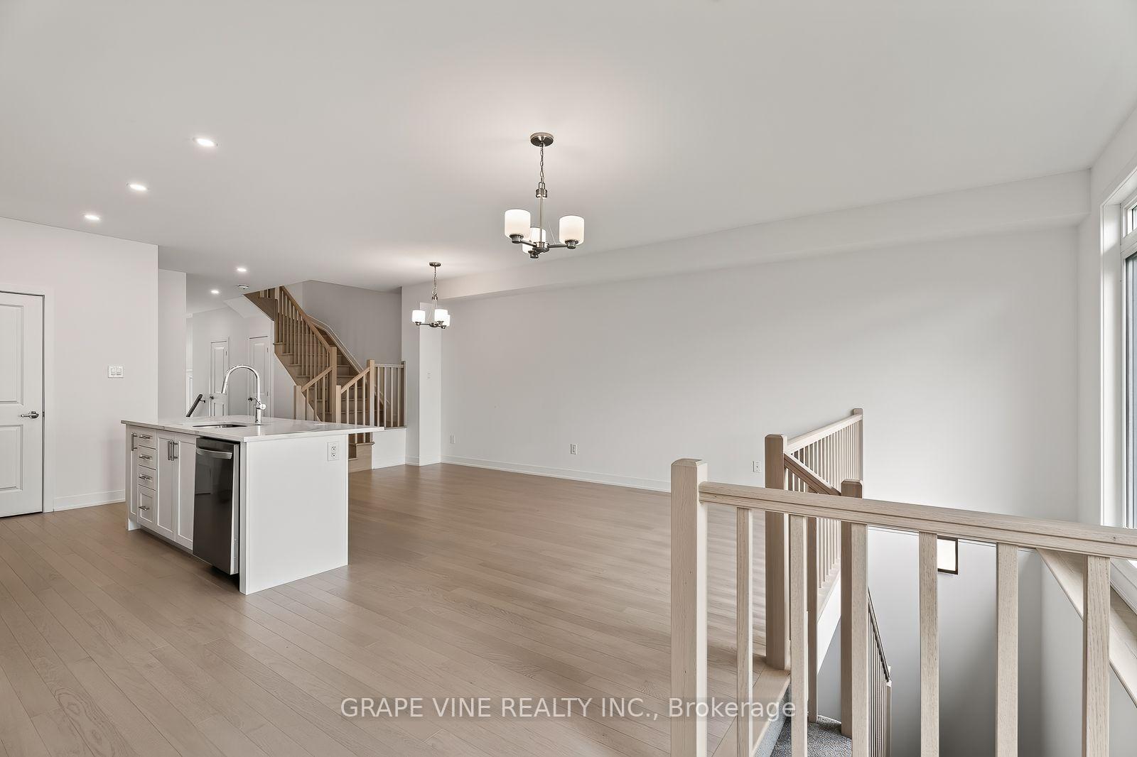 Photo 16 of 239 Monticello Avenue, Ottawa, Kanata - Emerald Meadows/Trailwest — HOMEH