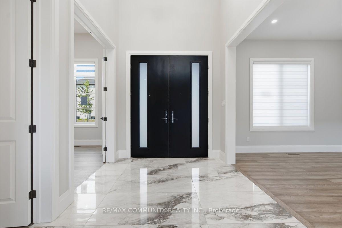 Photo 2 of 451 Warner Terrace, London, North R — HOMEH