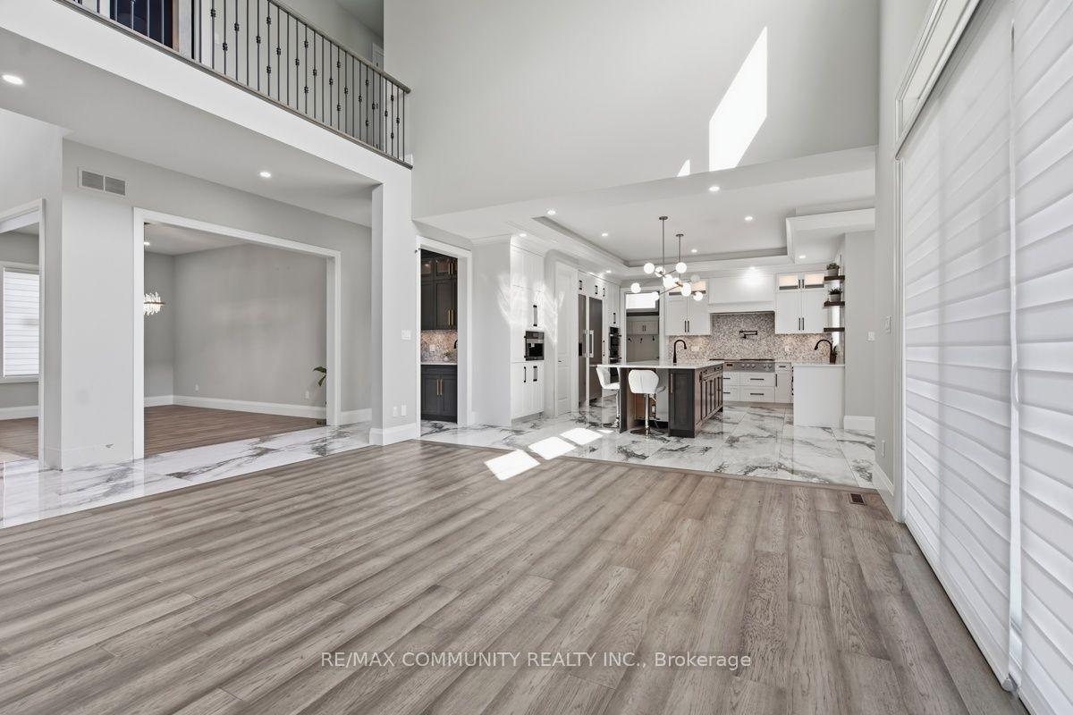 Photo 9 of 451 Warner Terrace, London, North R — HOMEH