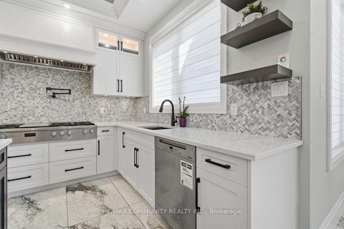 Photo 13 of 451 Warner Terrace, London, North R — HOMEH