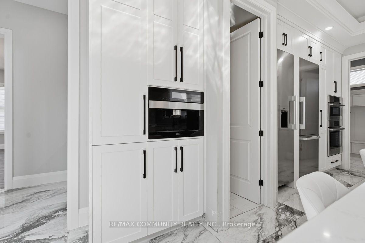 Photo 16 of 451 Warner Terrace, London, North R — HOMEH