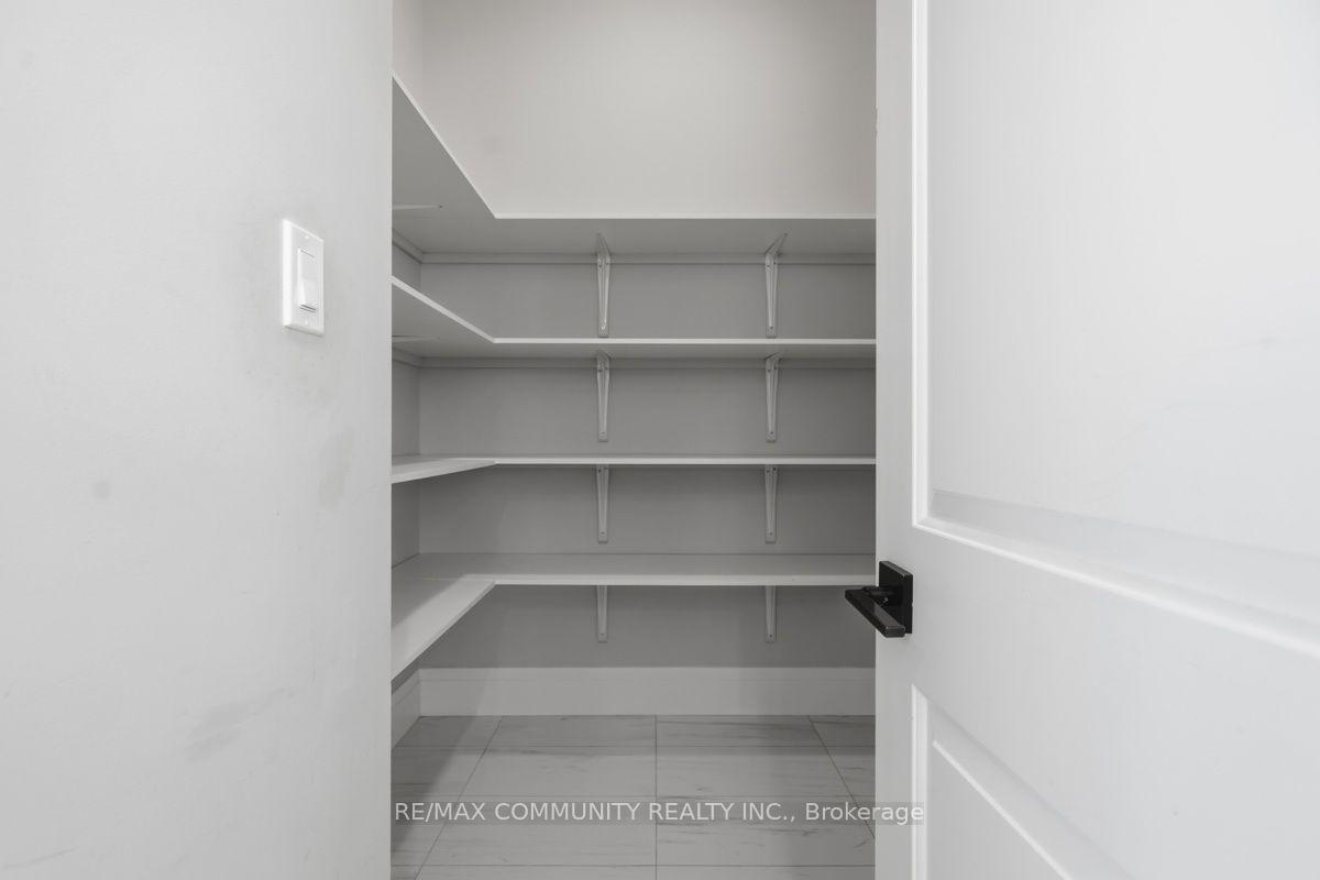 Photo 17 of 451 Warner Terrace, London, North R — HOMEH