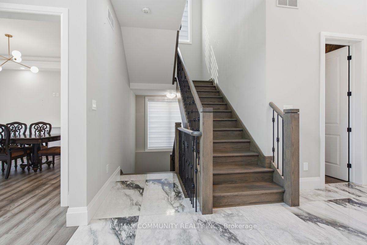 Photo 23 of 451 Warner Terrace, London, North R — HOMEH