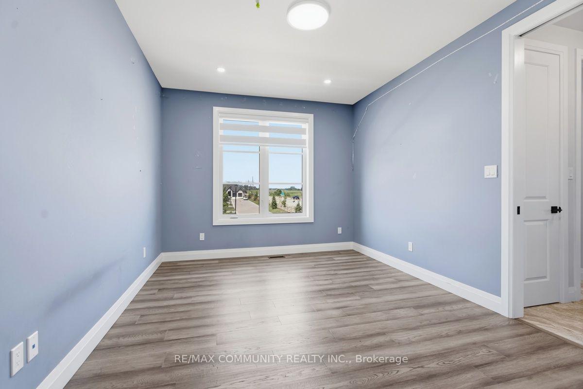 Photo 33 of 451 Warner Terrace, London, North R — HOMEH