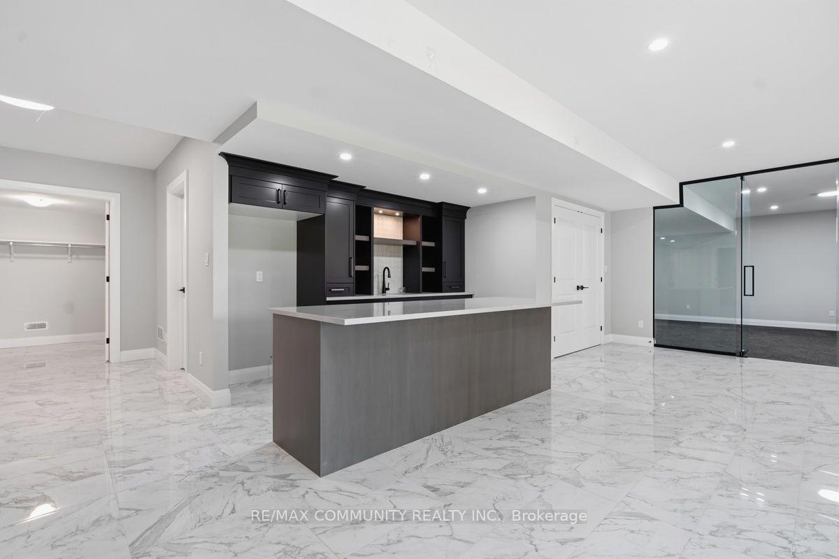 Photo 37 of 451 Warner Terrace, London, North R — HOMEH