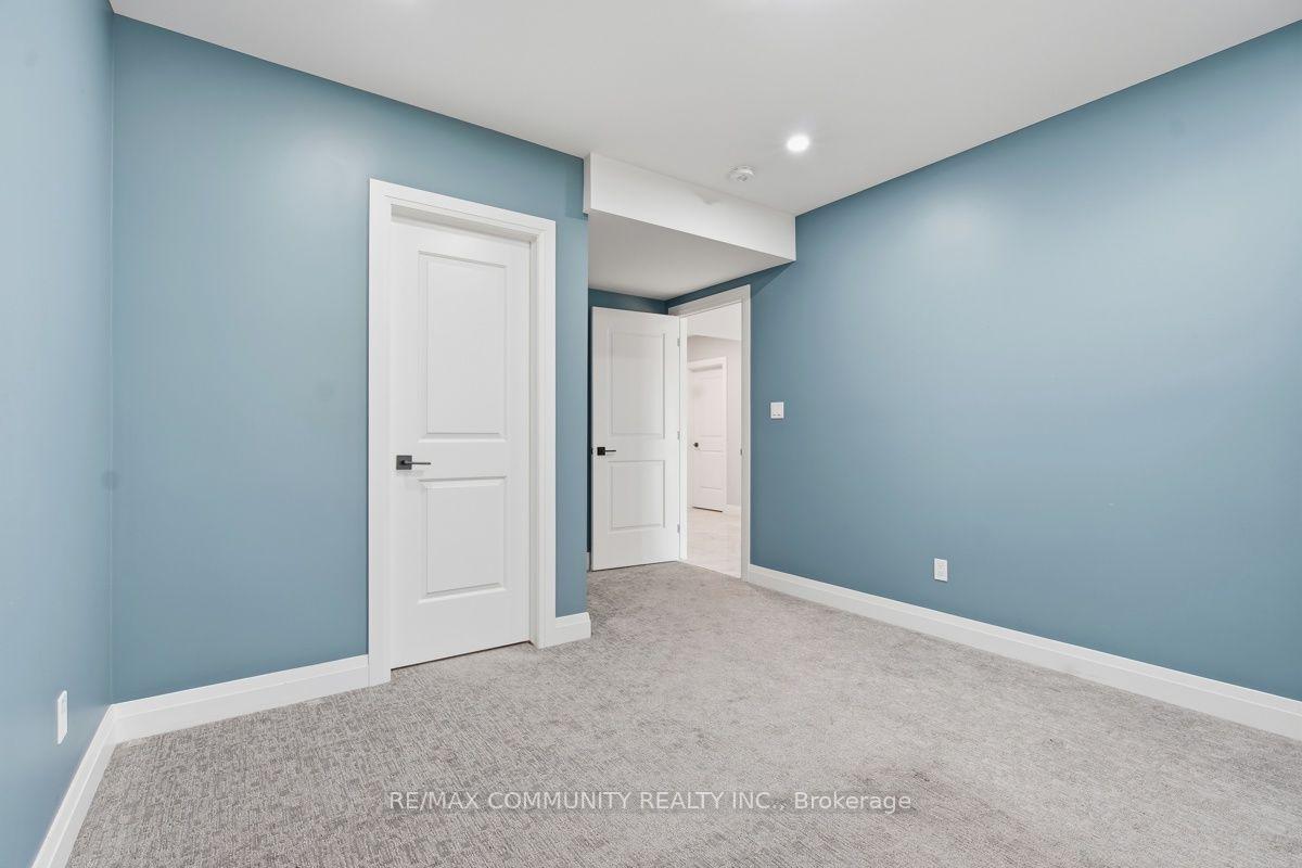Photo 44 of 451 Warner Terrace, London, North R — HOMEH