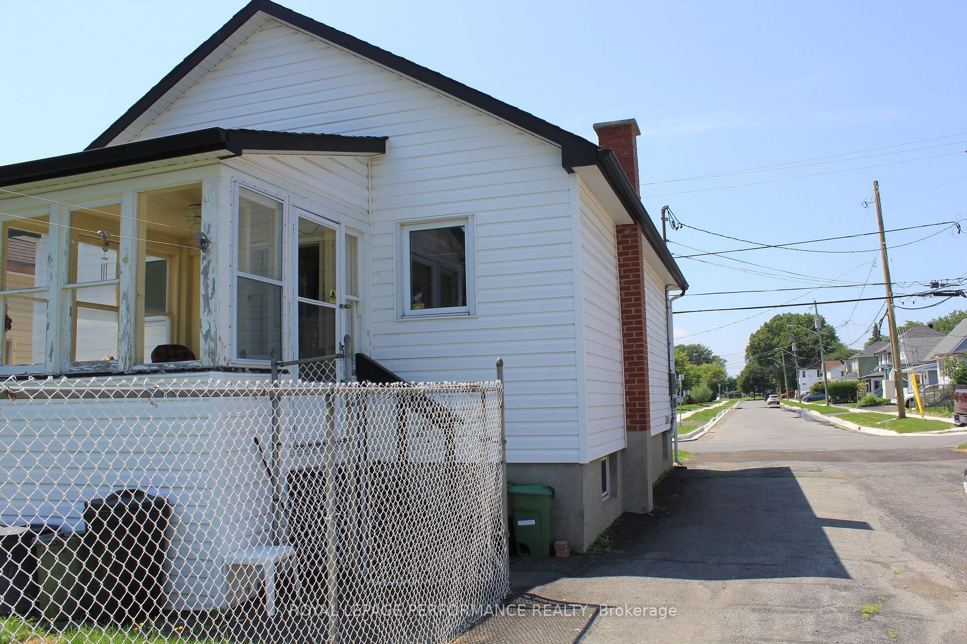 Photo 33 of 523 Bedford Street, Cornwall, Cornwall — HOMEH