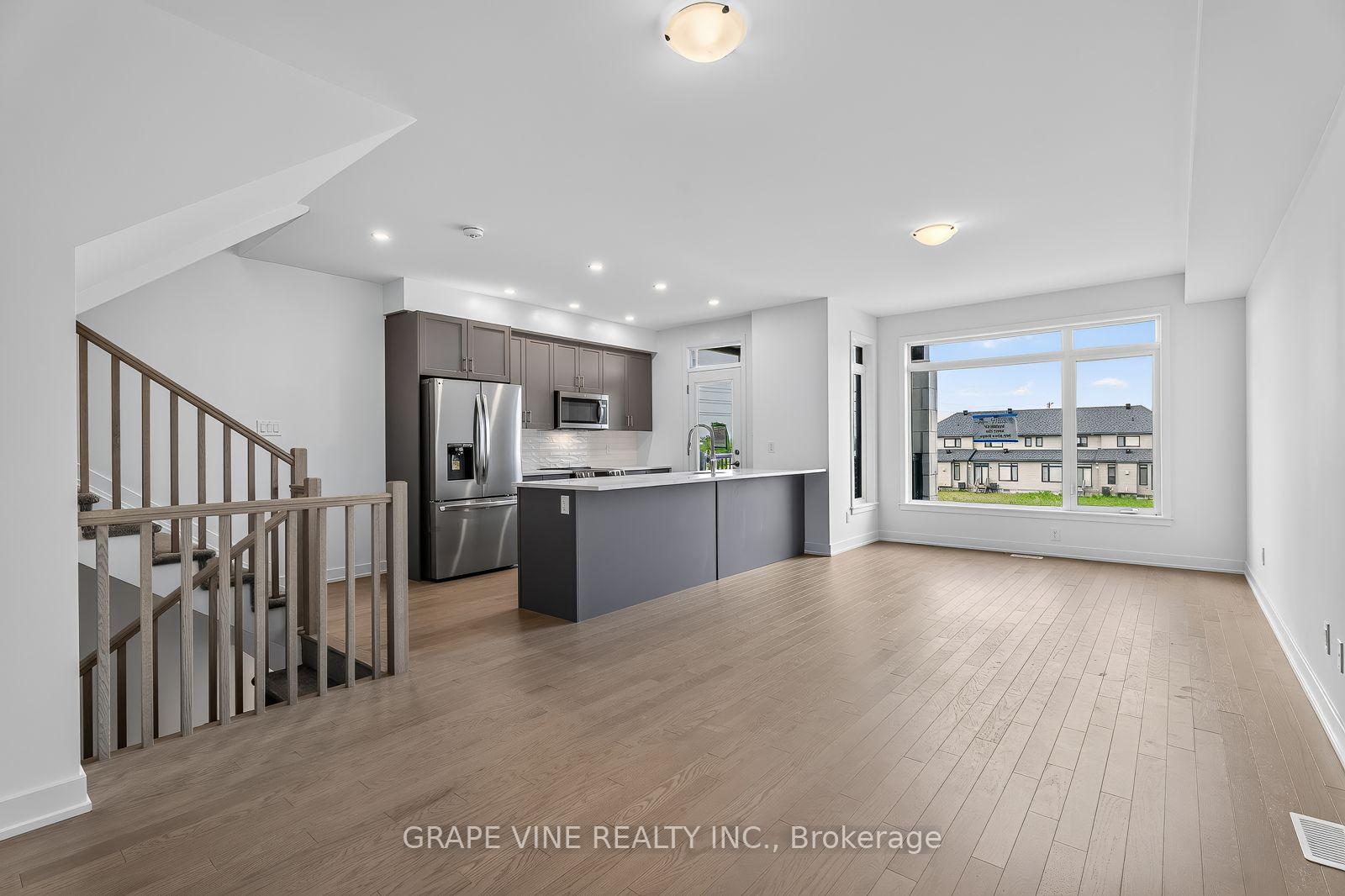 Photo 10 of 582 Arbia Ridge, Ottawa, Kanata - Emerald Meadows/Trailwest — HOMEH