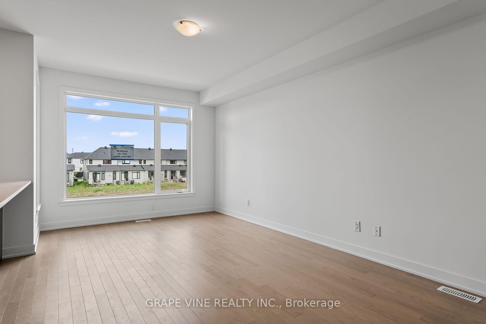 Photo 12 of 582 Arbia Ridge, Ottawa, Kanata - Emerald Meadows/Trailwest — HOMEH