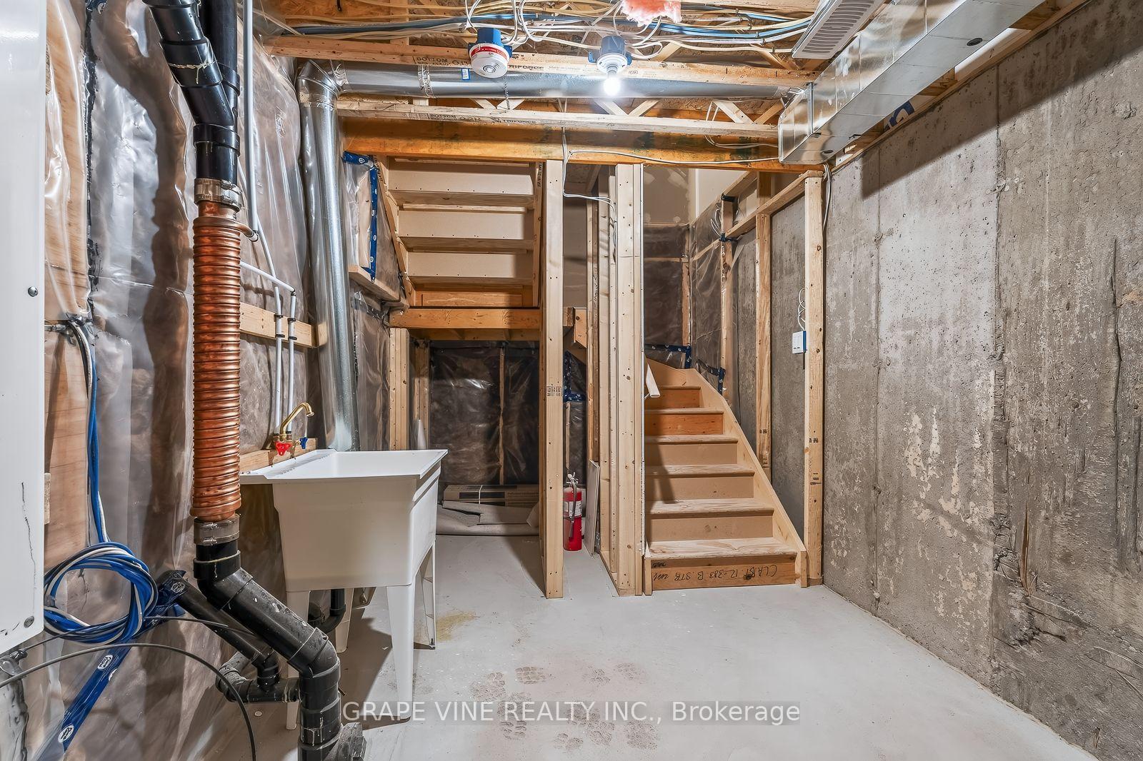 Photo 32 of 582 Arbia Ridge, Ottawa, Kanata - Emerald Meadows/Trailwest — HOMEH