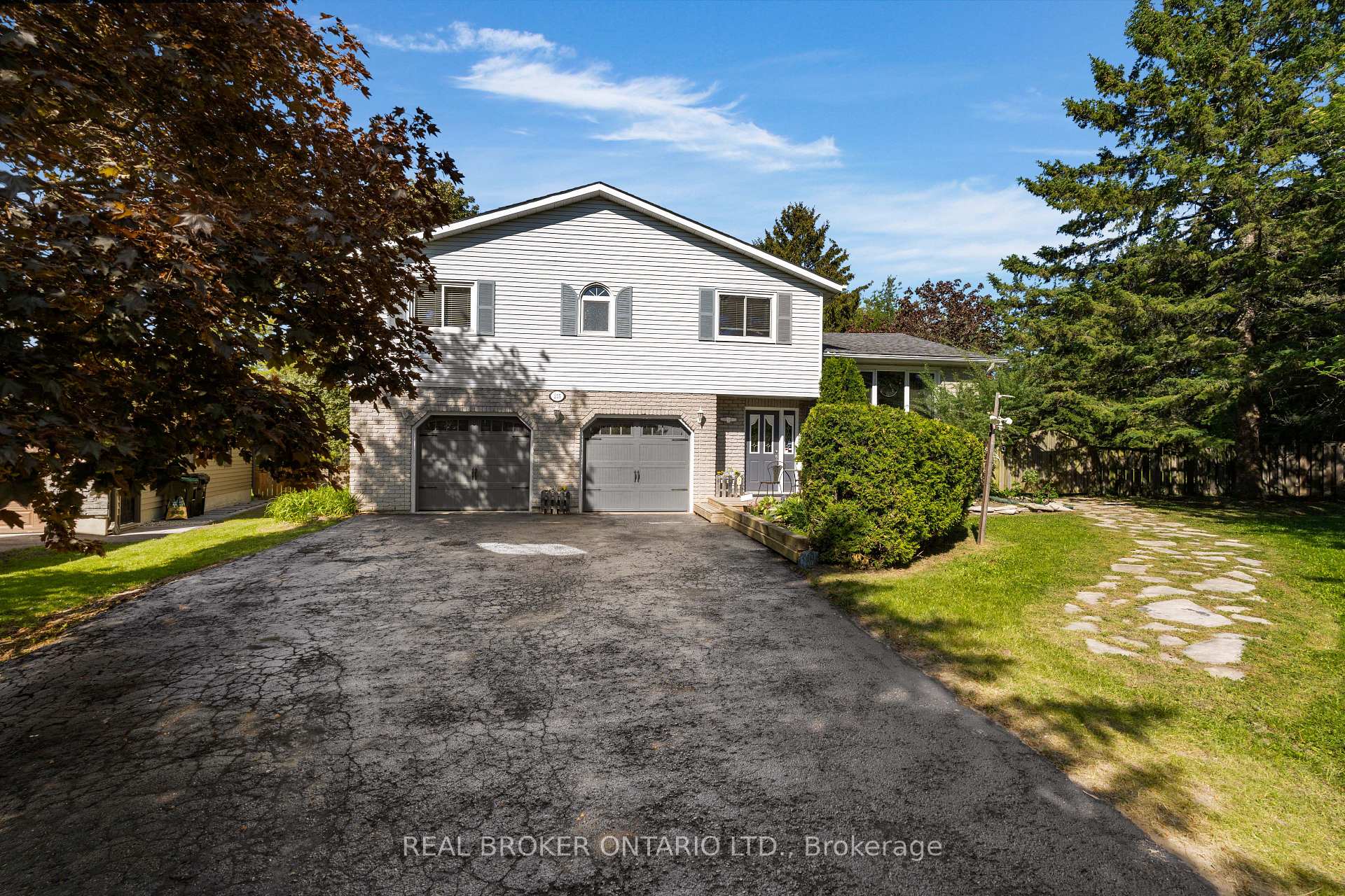 Photo 7 of 215 Mary Anne Drive, Barrie, Painswick North — HOMEH