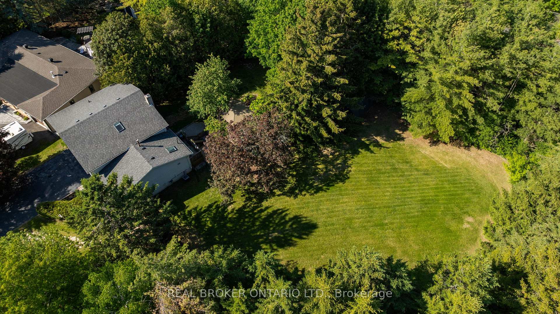 Photo 23 of 215 Mary Anne Drive, Barrie, Painswick North — HOMEH