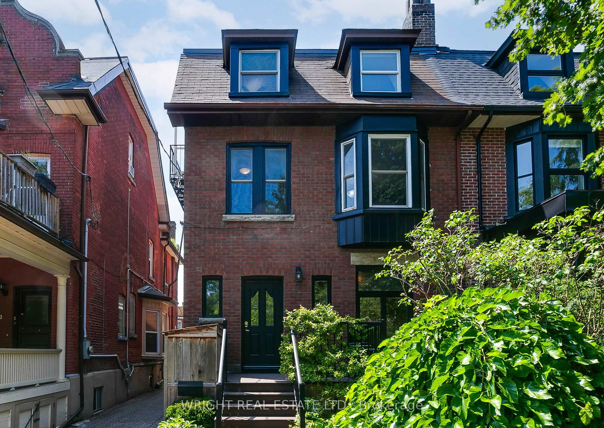 Front of 112 Albany Avenue