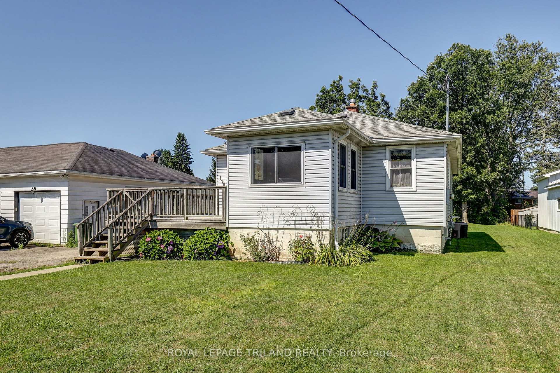Photo 2 of 178 Balaclava Street, St. Thomas — HOMEH
