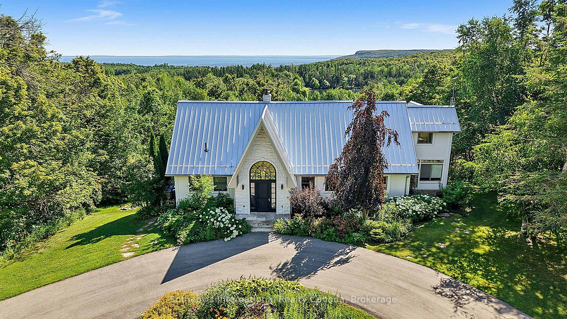 Photo 1 of 589374 19 Grey Road, Blue Mountains — HOMEH