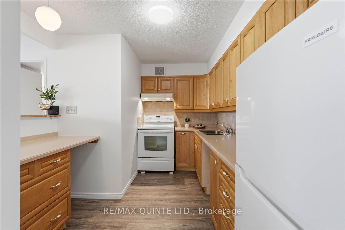 Photo 10 of Unit 201, 344 Front Street, Belleville, Belleville Ward — HOMEH