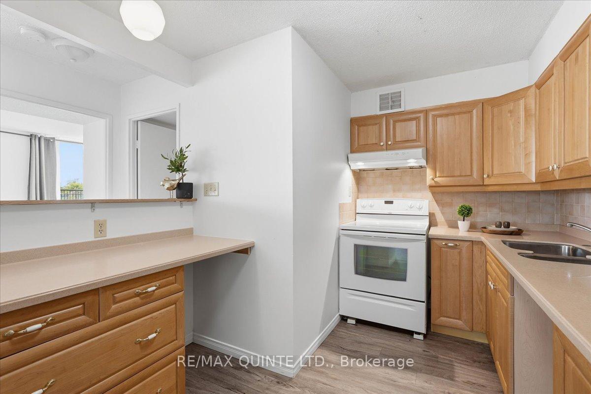 Photo 11 of Unit 201, 344 Front Street, Belleville, Belleville Ward — HOMEH