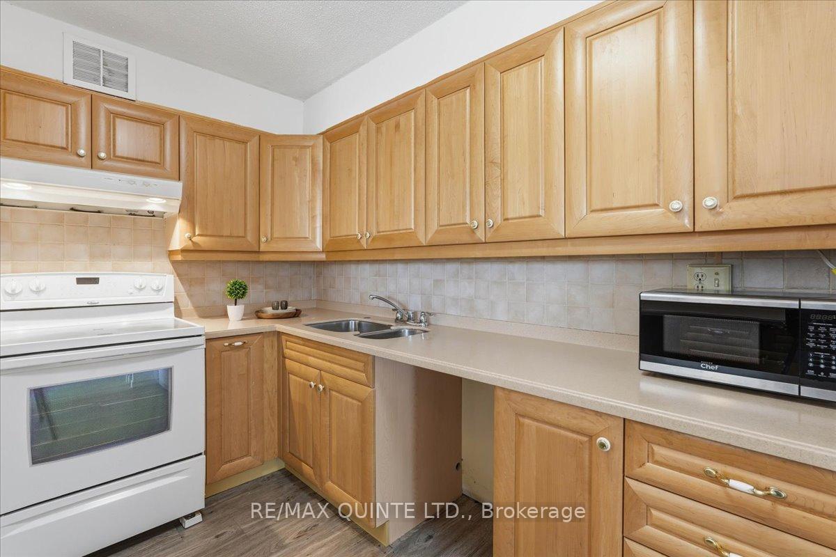 Photo 12 of Unit 201, 344 Front Street, Belleville, Belleville Ward — HOMEH