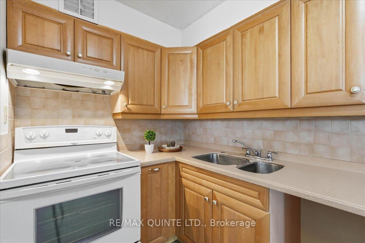 Photo 13 of Unit 201, 344 Front Street, Belleville, Belleville Ward — HOMEH