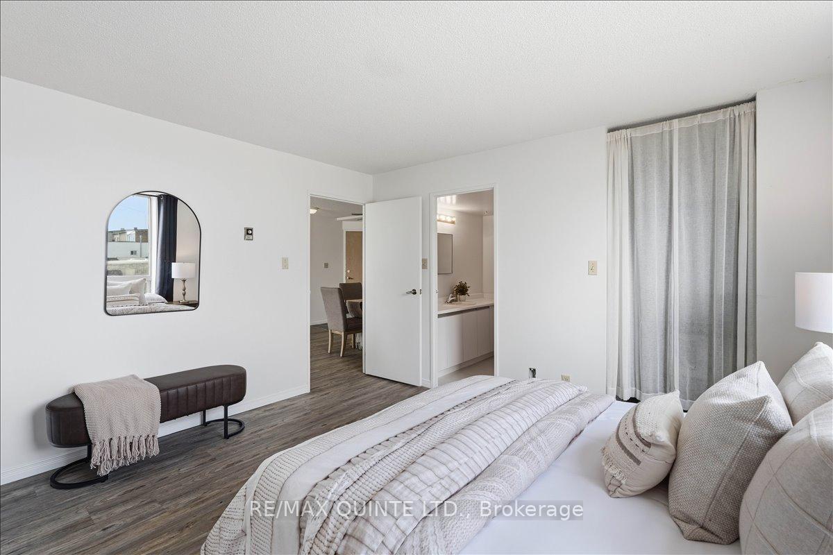 Photo 18 of Unit 201, 344 Front Street, Belleville, Belleville Ward — HOMEH